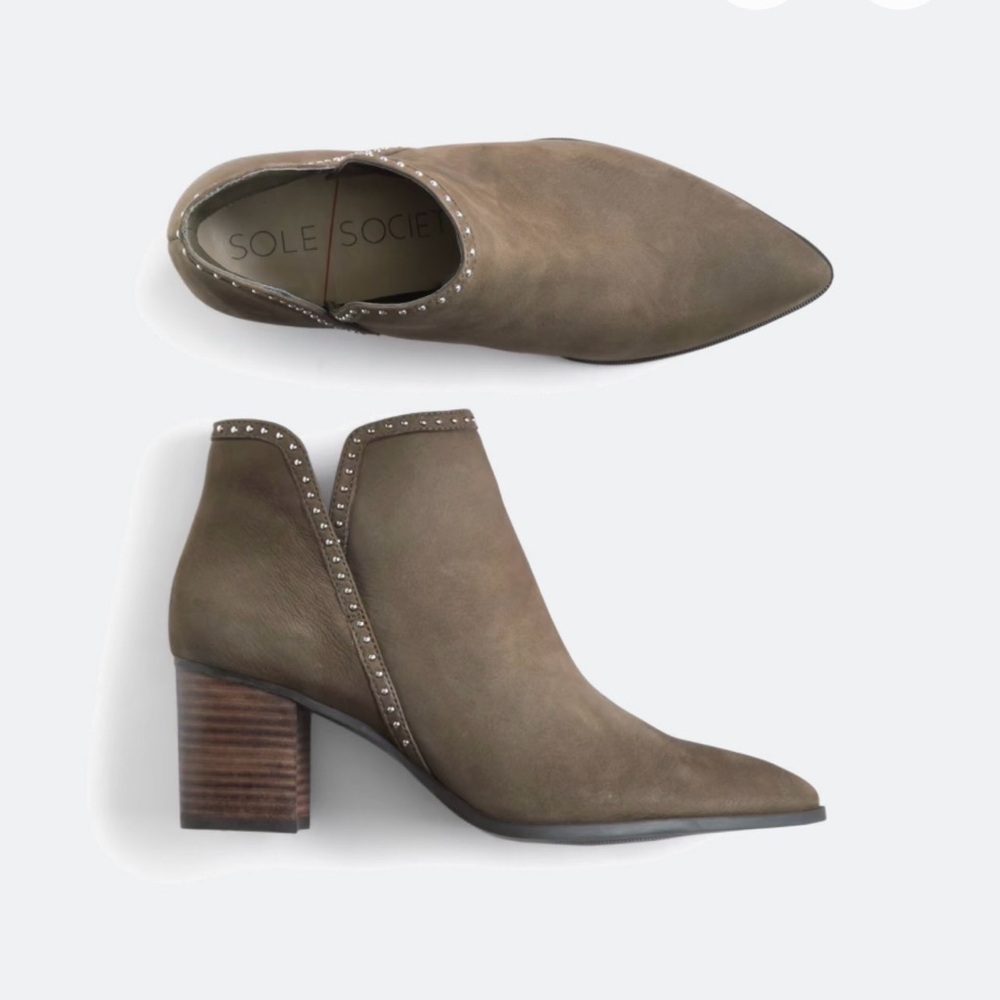 Sole Society Daphine Leather Studded Booties – Size 7 Olive